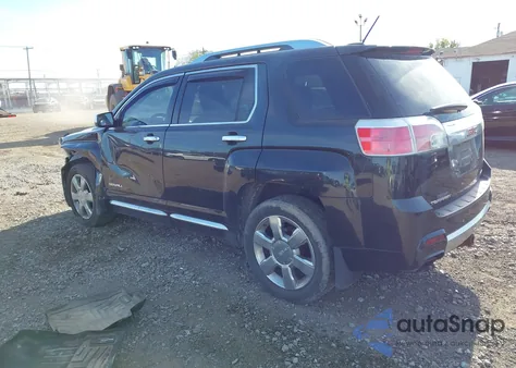 2015 GMC Terrain Denali z USA, uszkodzony, nr VIN 2GKFLZE37F6102716